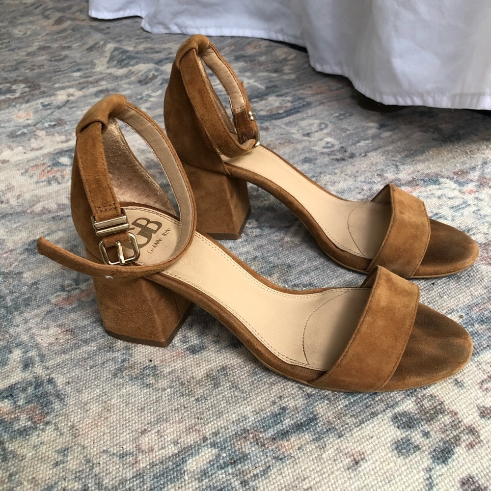 Gianni Bini ankle strap suede block heels